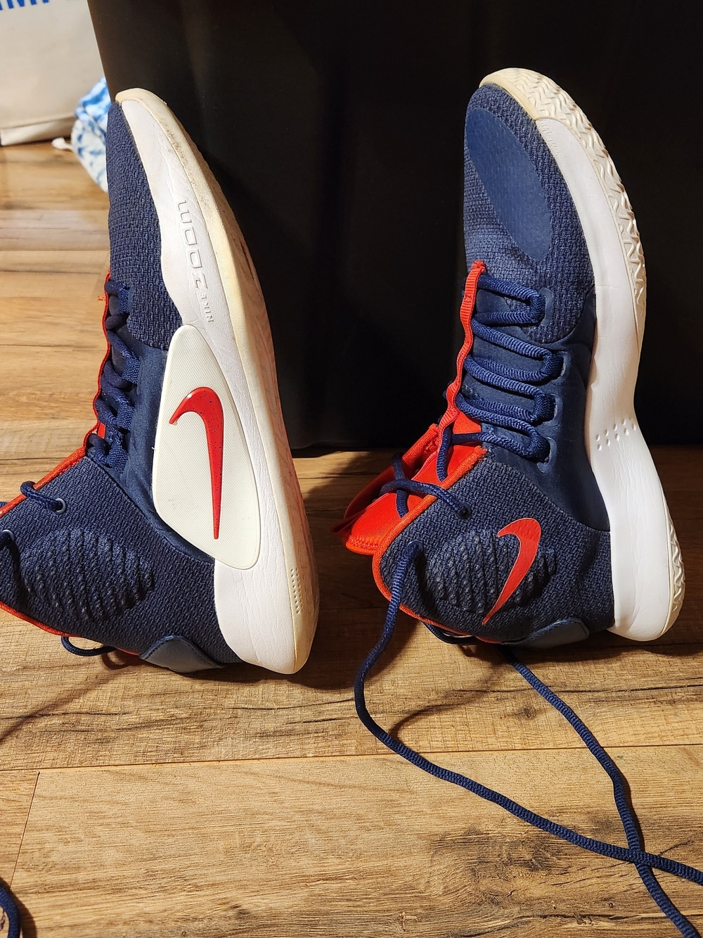 Nike HyperDunks! - Picture 4 of 6